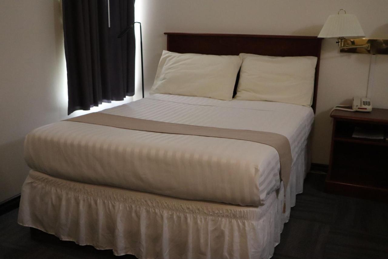 Destination Family Hotel Уайтхорс Экстерьер фото