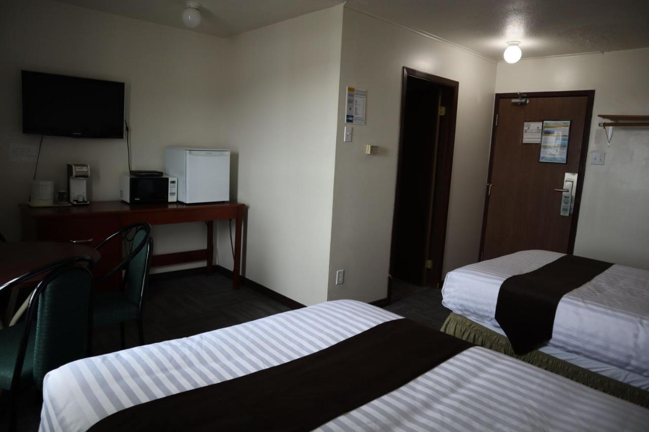 Destination Family Hotel Уайтхорс Экстерьер фото