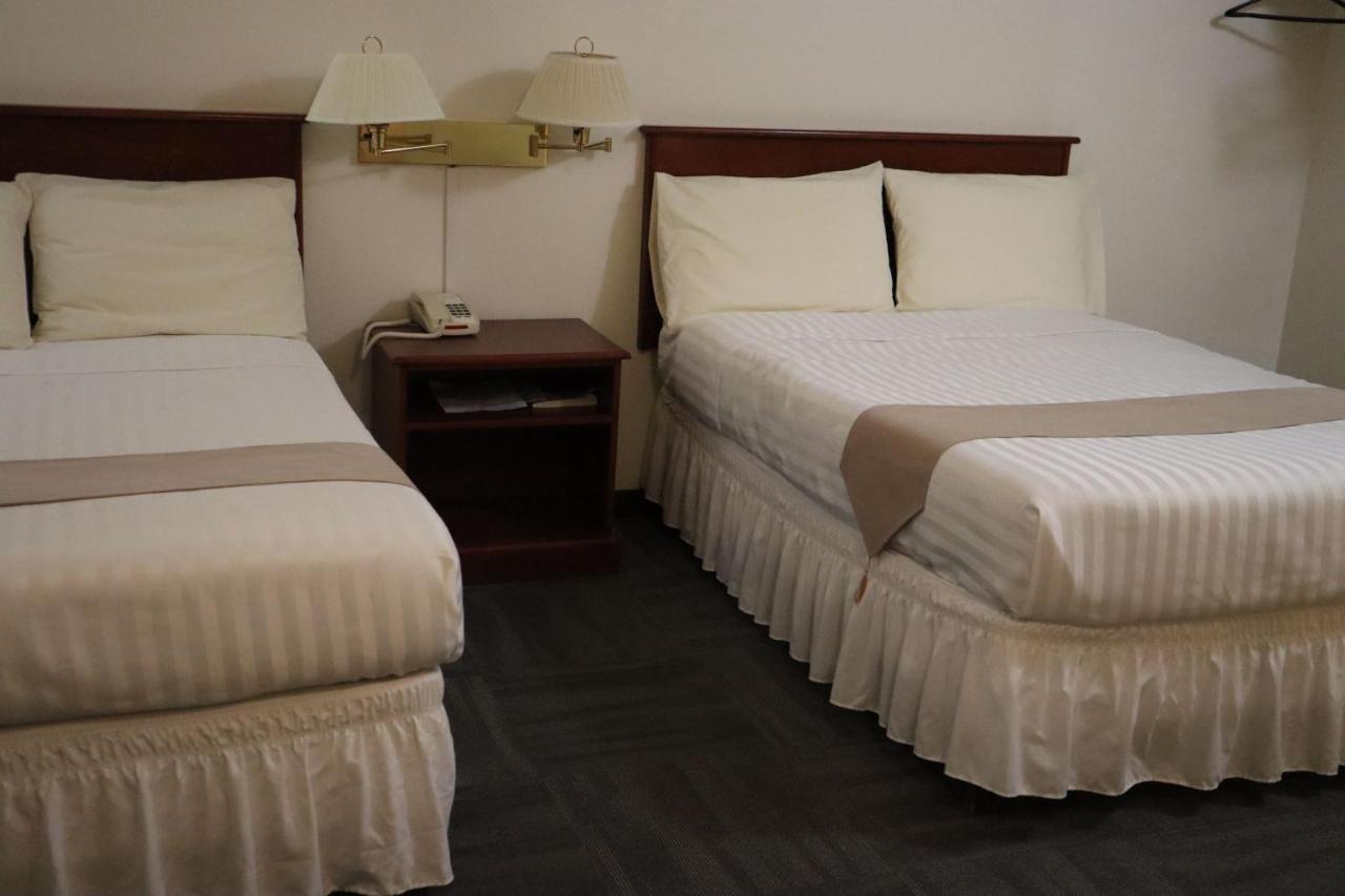Destination Family Hotel Уайтхорс Экстерьер фото