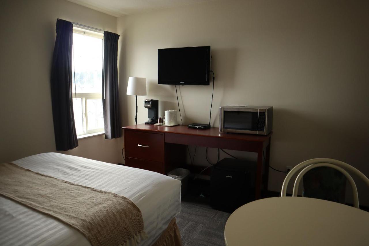 Destination Family Hotel Уайтхорс Экстерьер фото
