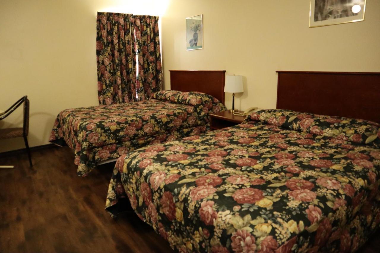 Destination Family Hotel Уайтхорс Экстерьер фото
