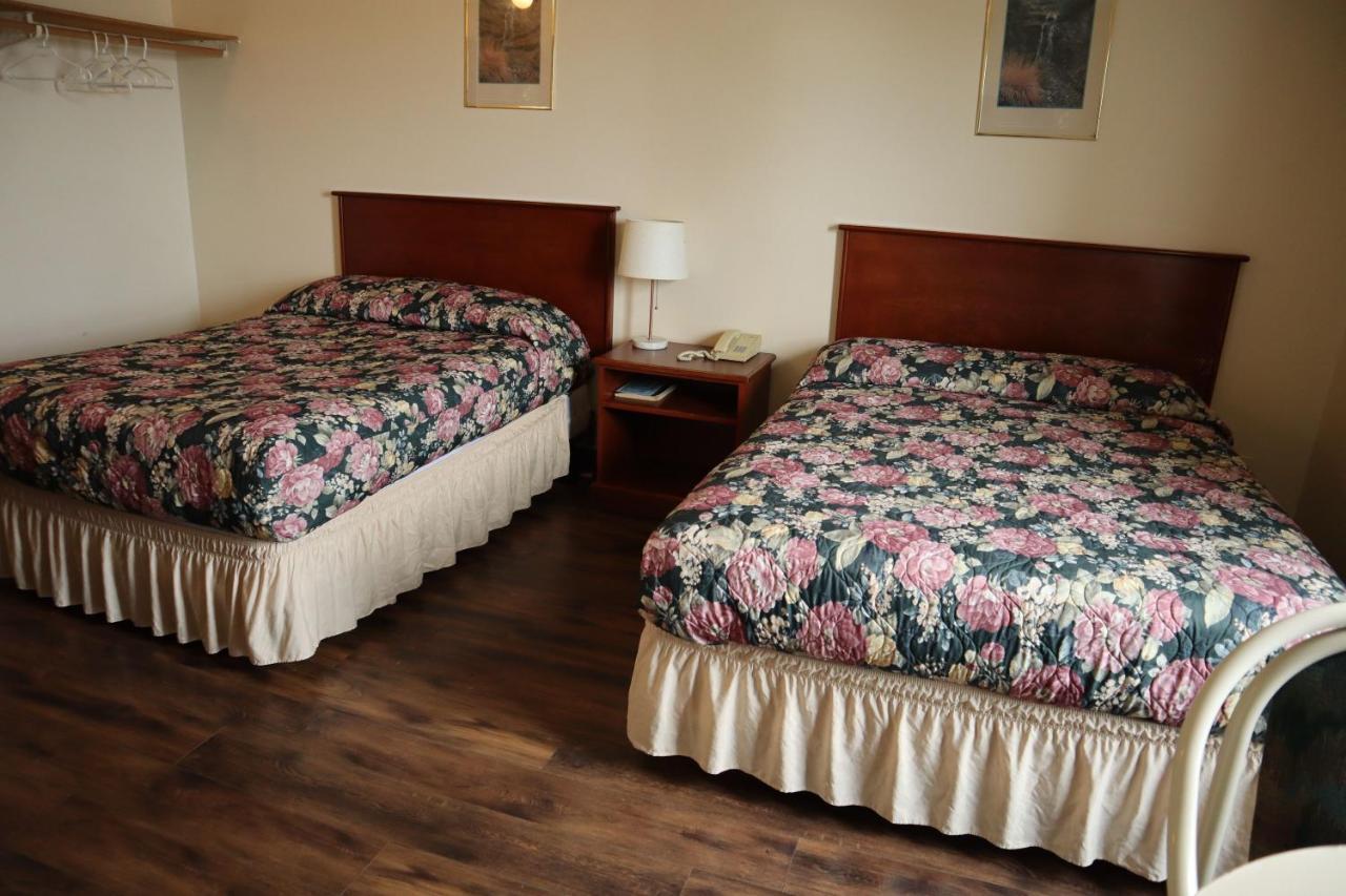 Destination Family Hotel Уайтхорс Экстерьер фото